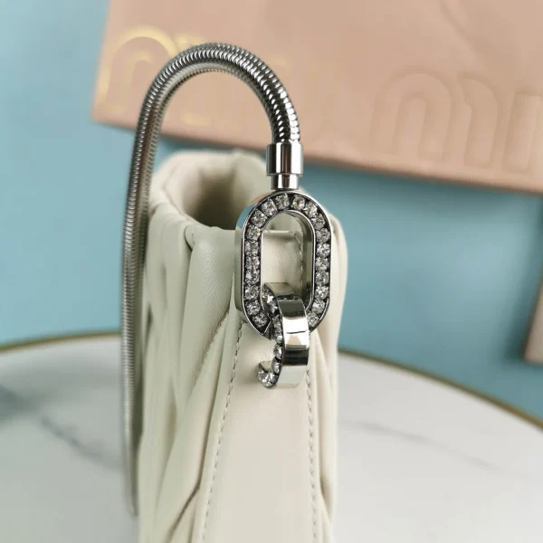 Miu Miu Casual Lambskin Size£º20X15X4.5cm
