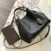 Louis Vuitton Size: 23 x 21 x 13 cm