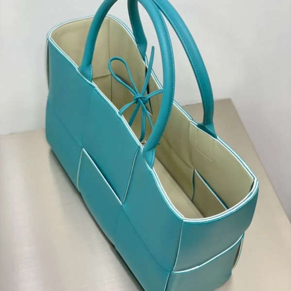 BV ARCO TOTE bag Size:38x25 609175