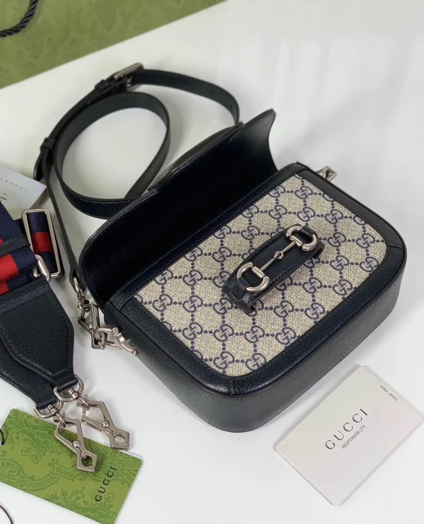 Model: 658574 Size: 20.5X14.5X5.5cm