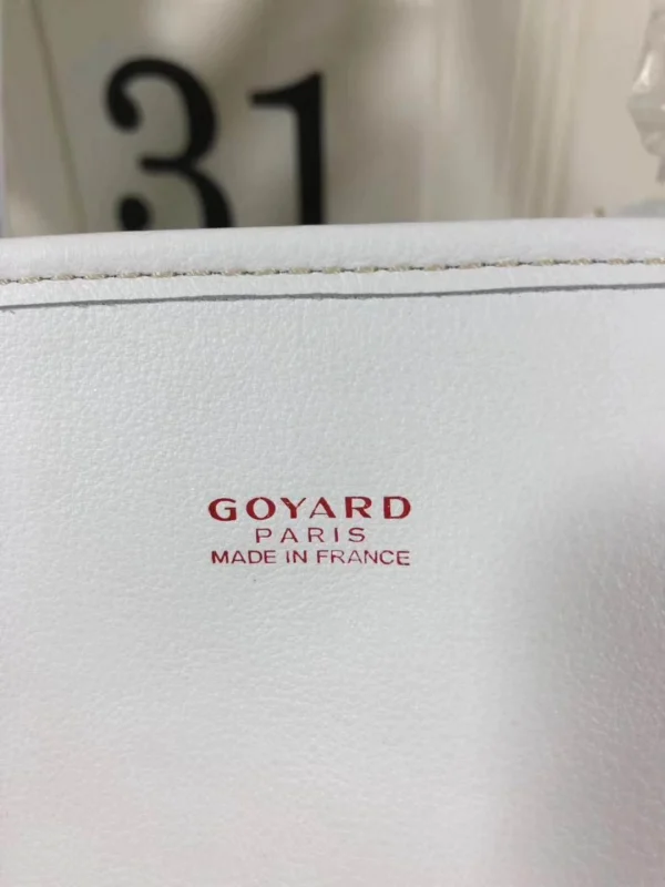 Goyard Size: 30*20cm