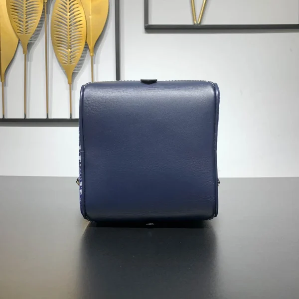 Louis Vuitton Size: 16.0x16.0x16.0CM
