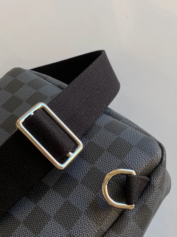 LV 20 x 31 x 10 cm