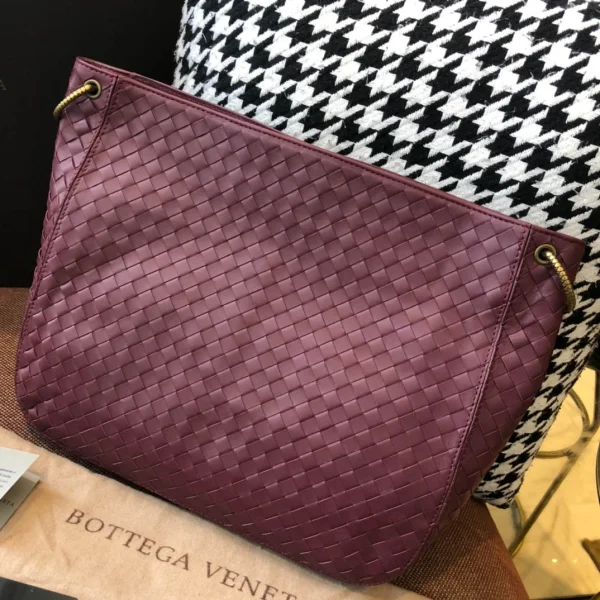 BV Briefcase Size: 33cm Date Red
