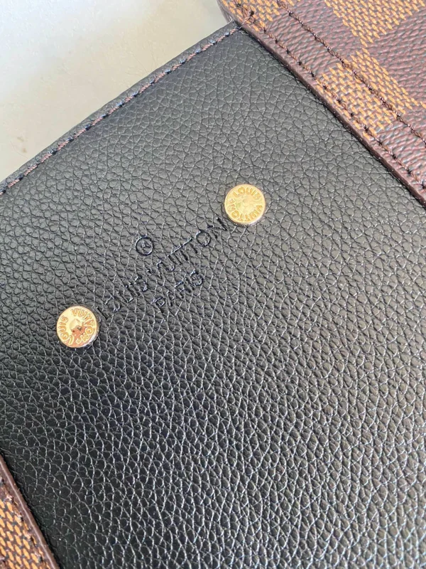 Louis Vuitton size£º28X28X14cm pocket 43cm