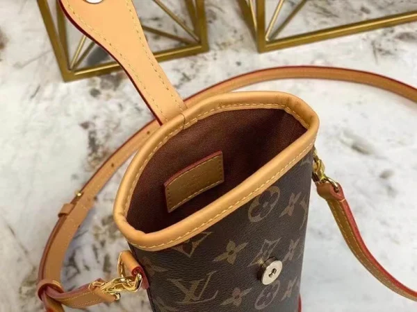 Louis Vuitton Medium Vintage Bag Series Size: 14.5*18*6.5cm