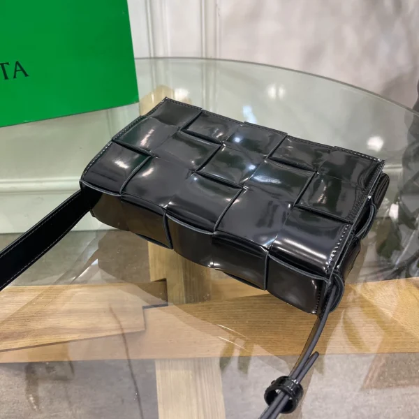 BV Bottega Veneta Cassette bag Size: 23x15cm Black