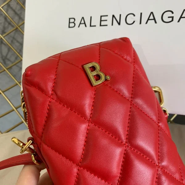 Balenciaga Big Red Model: A48