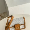 Louis Vuitton Size 20 x 15 x 9 cm