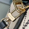 Louis Vuitton Size: 20 x 20 x 13 cm