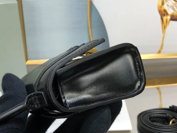 Balenciaga Paris Model: LG0115 Size: 11.5x14x4.5cm