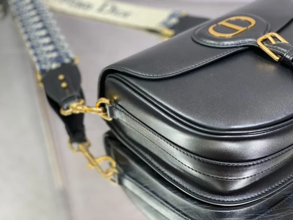 BOBBY Clutch Size: 27 x 8 cm