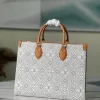 Louis Vuitton Size: 35 x 27 x 14 cm