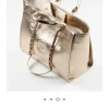 Beach bag size: 32cm