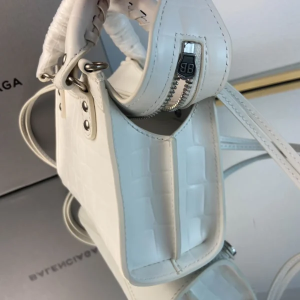 Balenciag* Neo Classic biker bag Size: 18