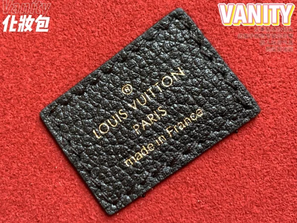 Louis Vuitton Size: 19*13*11cm