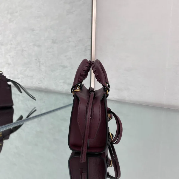 Model: 1993 Size: 13.5*18*7.5*12cm
