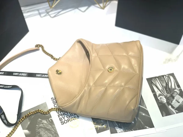 LOULOU PUFFER Lambskin bag Size: 23x15.5x5.8cm Model: 620333