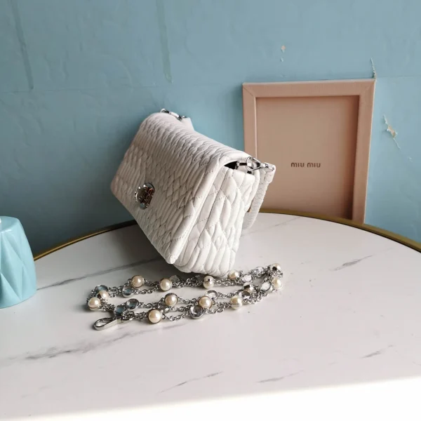 Miu Miu Diamond Chain Bag size: 22.5, 4.5, 12