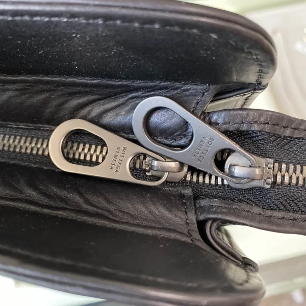 BV Briefcase Size:38cm
