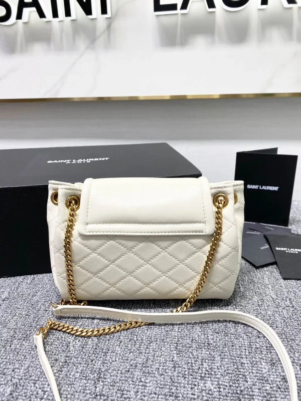 Lambskin Size: 18x13x6cm Code: 672838