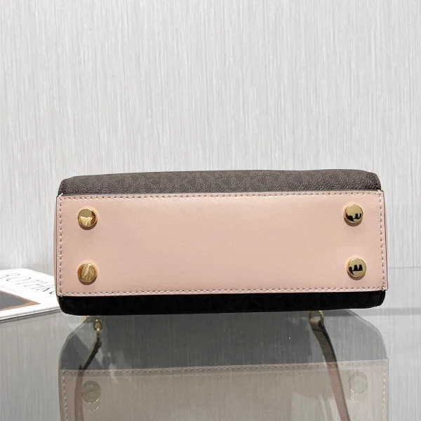 Mk Crossbody Tote Size: 21cmx9x14 Model: 340320300