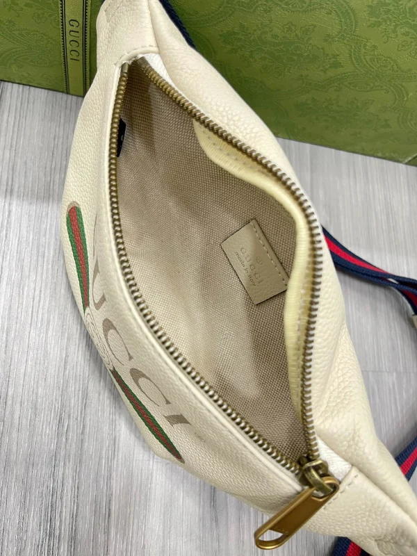 Model: 527792 Size: 22*13*6cm