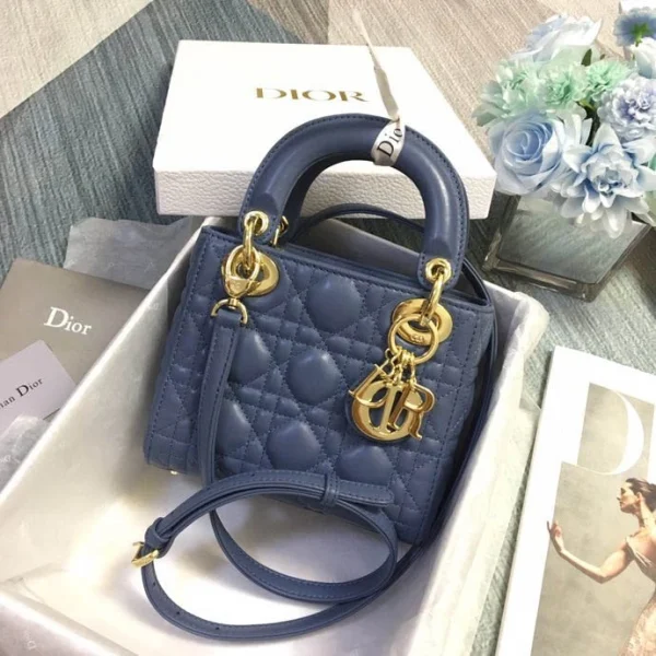 Blue Sheepskin Bag Size: 17cm