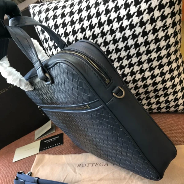 BV Briefcase Size: 38cm Blue