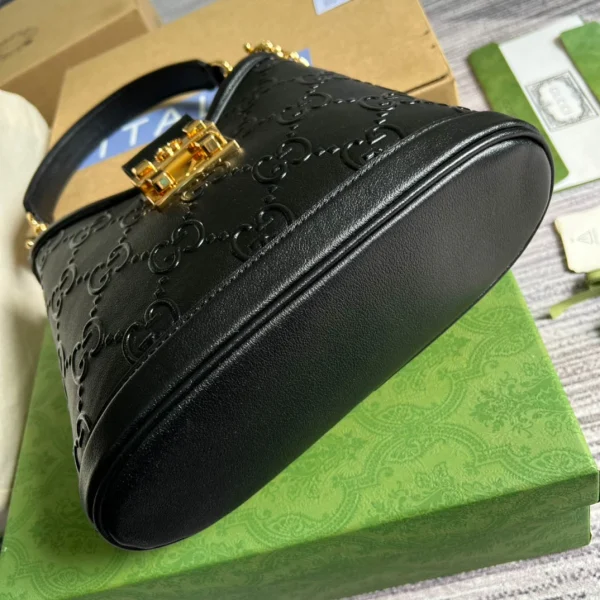 Model: 675788 Size: 25*21x9cm