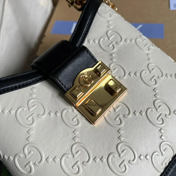 Model: 675788 Size: 25x21x9cm