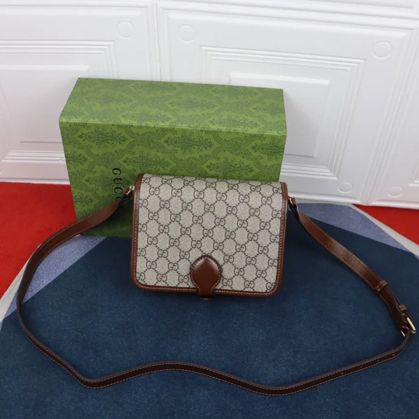 Model: 671620 Size: 20X17X8cm