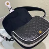 Bobby Clutch Size: 22cm