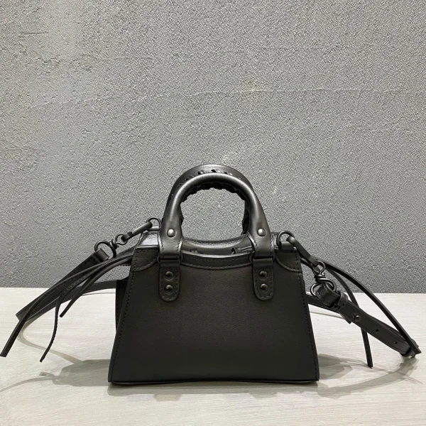 Balenciag* Neo Classic biker bag Size: 1993 Size: 13.5*18*7.5*12cm