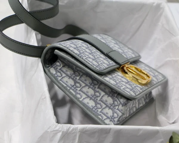 30 Montaigne Size:24*17*8cm