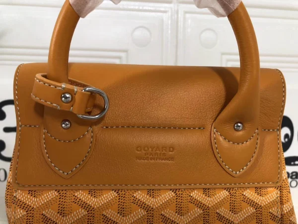 Goyard Size: 19*9*20cm