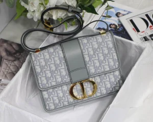 30 Montaigne Size:24*17*8cm