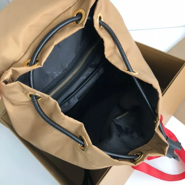 Military Backpack Size:22.14.33cm Code:550678