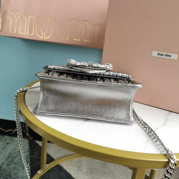 Matelasse Silver Grey Model: 5BD084 Length: 115cm size: 20 5.5 12