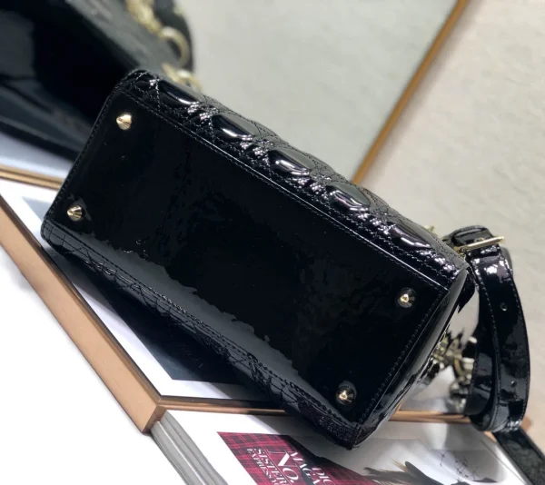 Black lacquer, classic 5 compartments 24cm