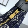 Louis Vuitton Size: 23 x 13 x 6 cm