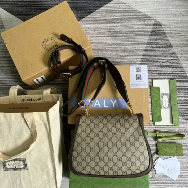 Model: 699210 Size: 29 x 22 x 7 cm