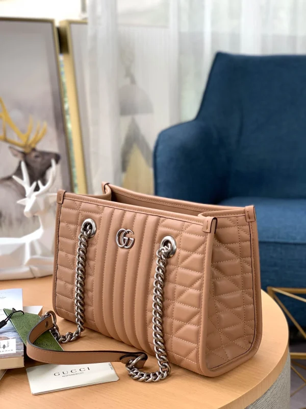 Marmont Collection Size:681483 Size:26.5X19X11cm