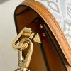Louis Vuitton Size 20 x 15 x 9 cm