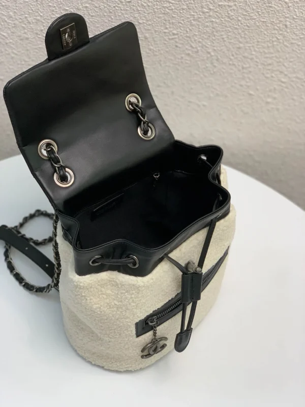 Backpack size: 24*14*22 high cm