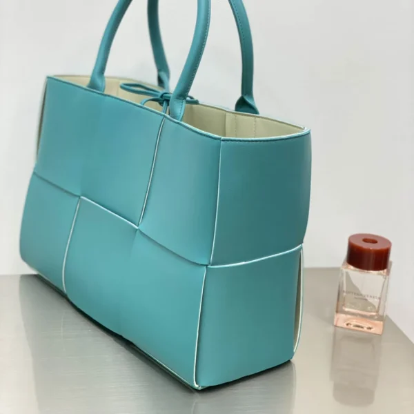 BV ARCO TOTE bag Size:38x25 609175