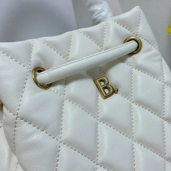 Balenciaga bucket bag Model: A98