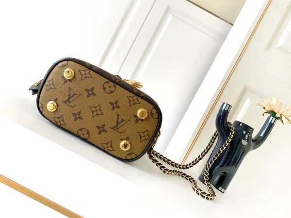 LV Model: M45165 Size:19*13*11cm