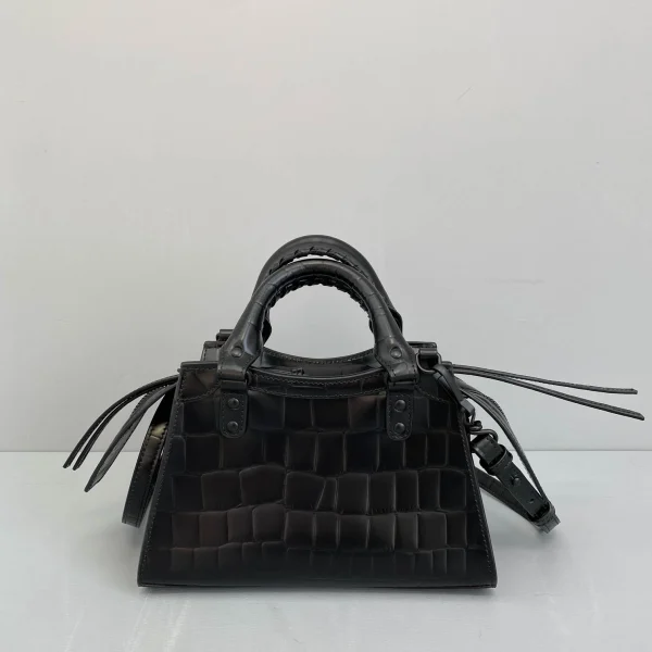 Balenciag Neo Classic Motorcycle Bag Size: 1992 Size: 16.5*22*9*14.5cm