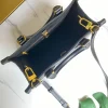 Louis Vuitton Size: 25 x 19 x 11.5 cm